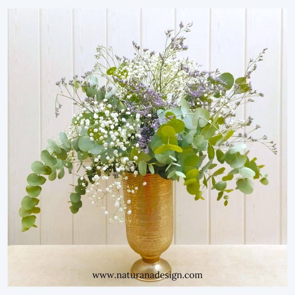 ramo de flores silvestres diseñado por naturana design