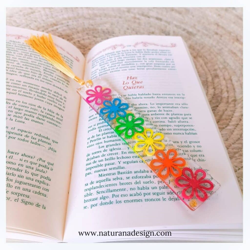 maracapaginas-original-de-flores-de-colores-diseño-de-naturana-design